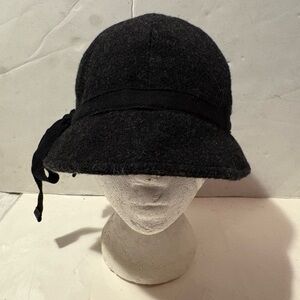 Elegant Black dark grey Wool Cloche Hat